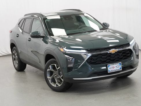 New 2026 Chevrolet Trax LT w/ Driver Confidence Package FWD image 33