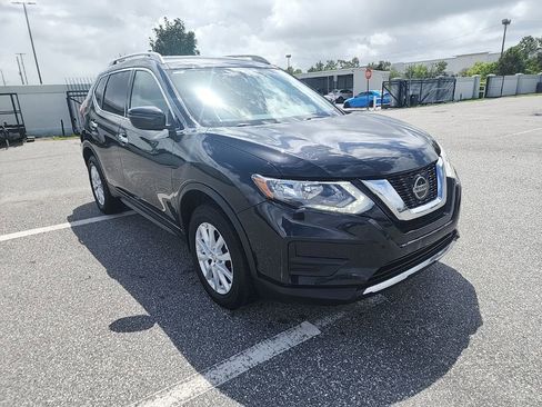 Used 2018 Nissan Rogue SV image 4