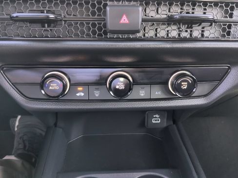 Used 2025 Honda HR-V LX image 22