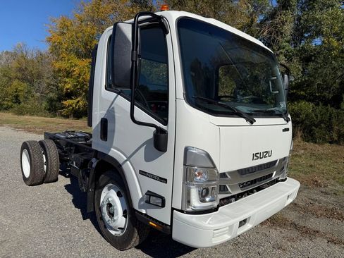 New 2026 Isuzu NPR image 1