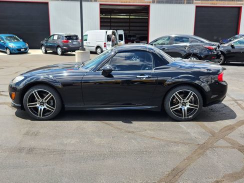Used 2010 MAZDA MX-5 Miata Grand Touring w/ Premium Pkg RWD image 8