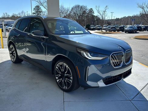 Certified 2025 BMW X3 xDrive30i w/ Premium Package image 5