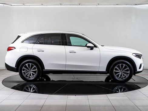 Certified 2025 Mercedes-Benz GLC 300 4MATIC image 11