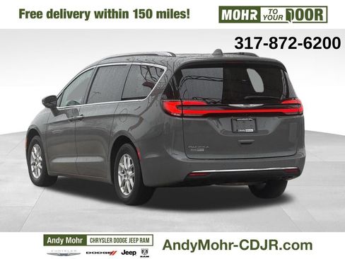 Used 2021 Chrysler Pacifica Touring-L image 5