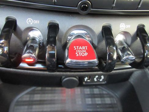 Used 2017 MINI Cooper Clubman S image 27