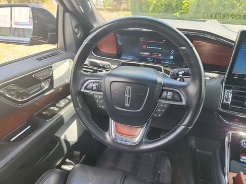 Used 2022 Lincoln Navigator L Reserve image 17
