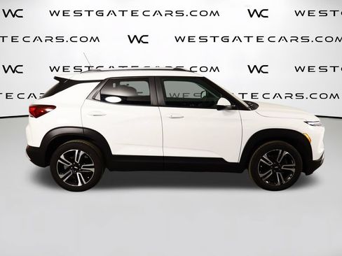 Used 2024 Chevrolet TrailBlazer LT w/ Convenience Package FWD image 47