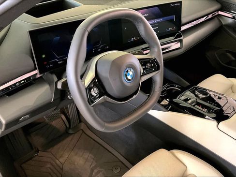 Used 2024 BMW i5 eDrive40i w/ M Sport Package RWD image 16