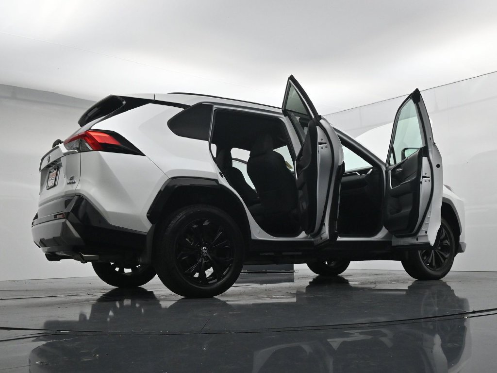 Used 2024 Toyota RAV4 SE AWD/4WD image 43