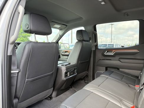 Used 2023 GMC Sierra 1500 Denali w/ Technology Package AWD/4WD image 12