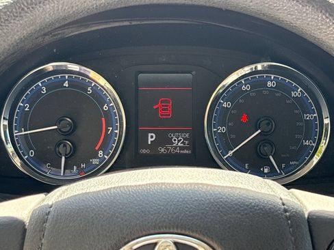 Used 2017 Toyota Corolla LE w/ Carpet Mat Package (TMS) FWD image 21
