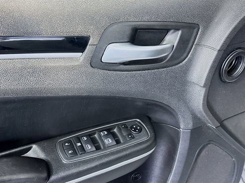 Used 2019 Chrysler 300 S w/ S Model Appearance Package RWD image 18