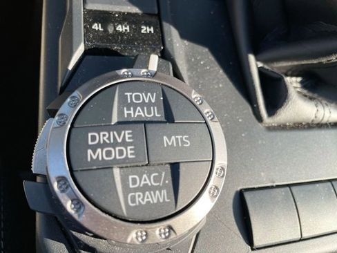 Used 2025 Toyota 4Runner TRD Off-Road AWD/4WD image 23