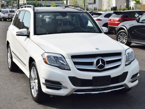 Used 2015 Mercedes-Benz GLK 350 4MATIC image 9
