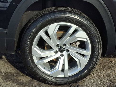 Certified 2023 Volkswagen Atlas SE w/ Panoramic Sunroof Package image 7