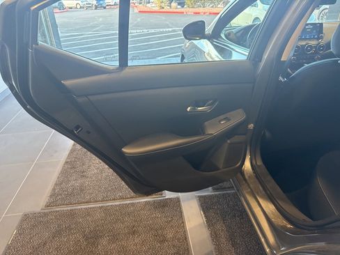 Used 2023 Nissan Sentra SV image 17