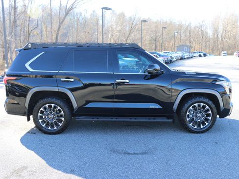 Used 2023 Toyota Sequoia Limited image 9