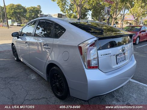 Used 2015 Toyota Prius Two FWD image 7