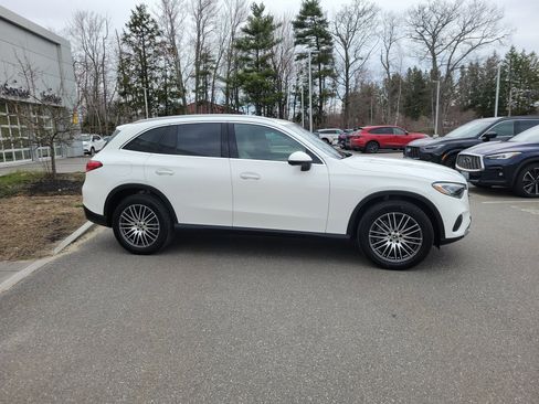 Used 2025 Mercedes-Benz GLC 300 4MATIC image 8