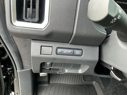 New 2026 Nissan Frontier SV image 13