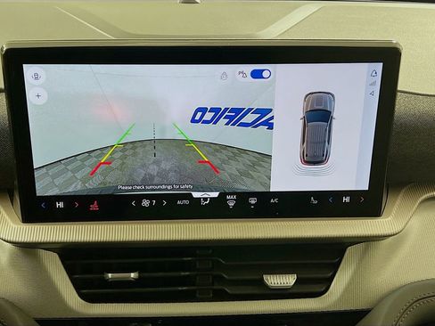 Used 2025 Ford Explorer Active image 20