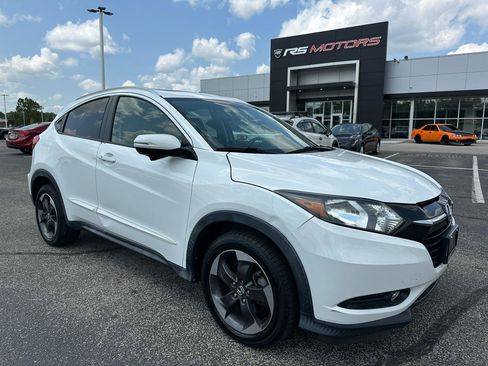 Used 2018 Honda HR-V EX-L image 2