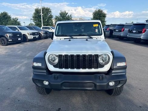 Used 2025 Jeep Wrangler Unlimited Sport AWD/4WD image 2