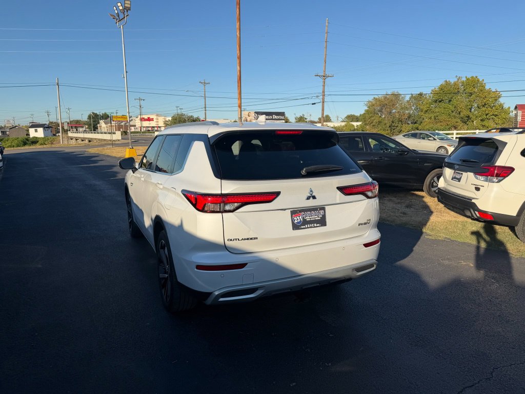 Used 2024 Mitsubishi Outlander 4WD Plug-In Hybrid image 5