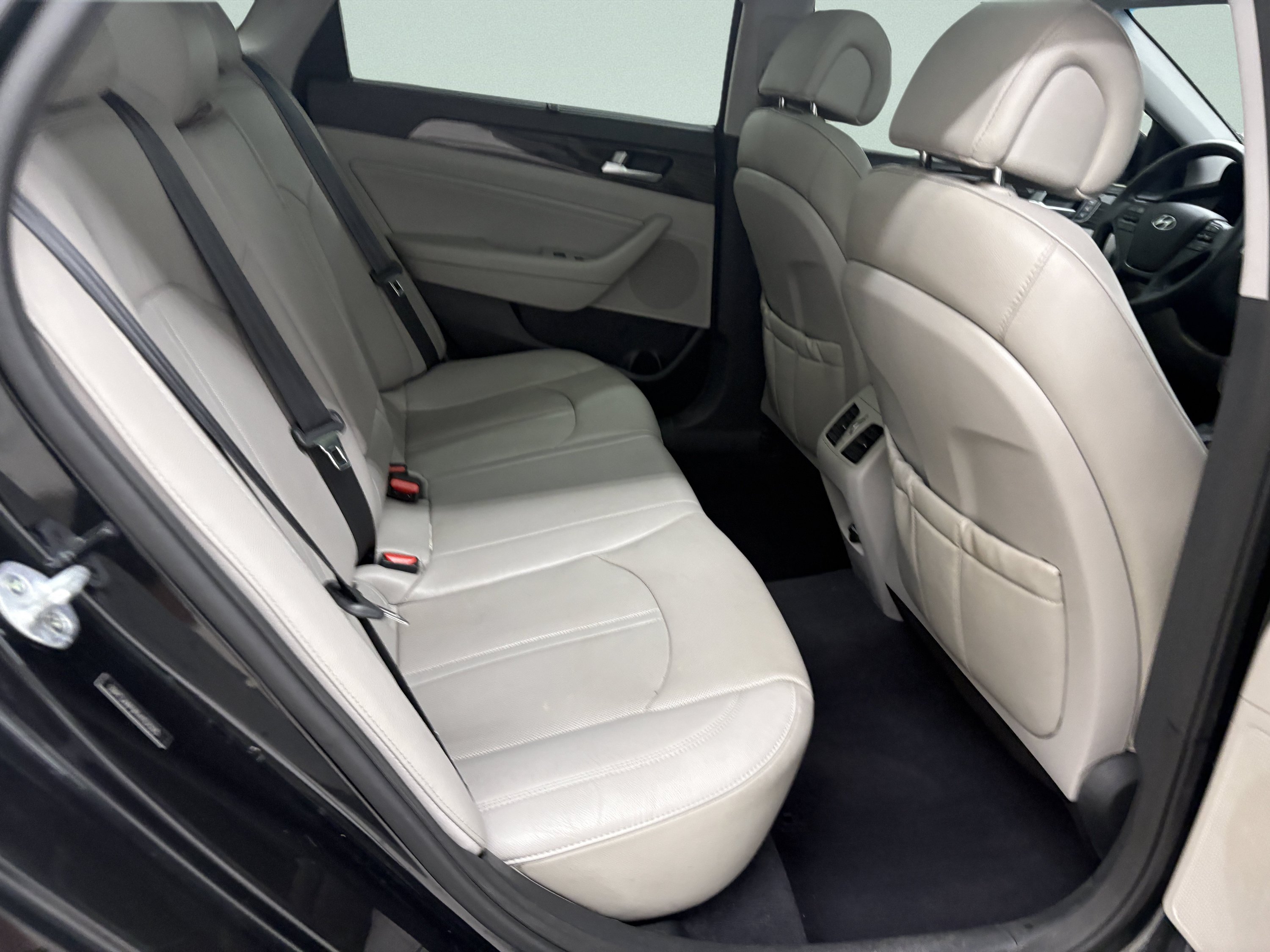 Used 2015 Hyundai Sonata Limited w/ Option Group 05 FWD image 23