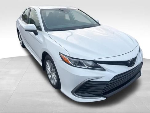 Used 2024 Toyota Camry LE AWD/4WD image 7