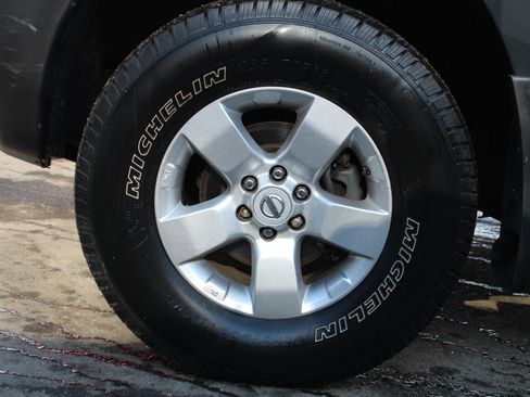 Used 2012 Nissan Xterra S image 39