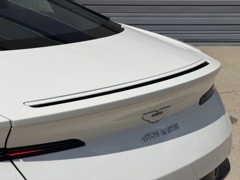 Used 2019 Aston Martin DB11 Coupe RWD image 8
