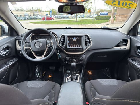 Used 2015 Jeep Cherokee Latitude AWD/4WD image 25