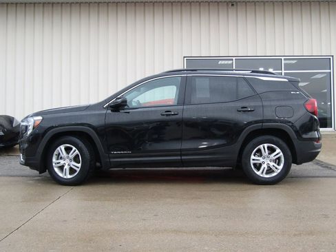 Used 2022 GMC Terrain SLE w/ Driver Convenience Package image 11