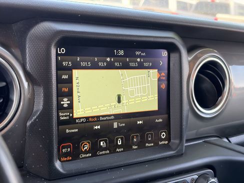 Used 2023 Jeep Wrangler Unlimited Sahara AWD/4WD image 20