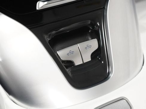 Used 2026 Mercedes-Benz Maybach SL 680 image 29