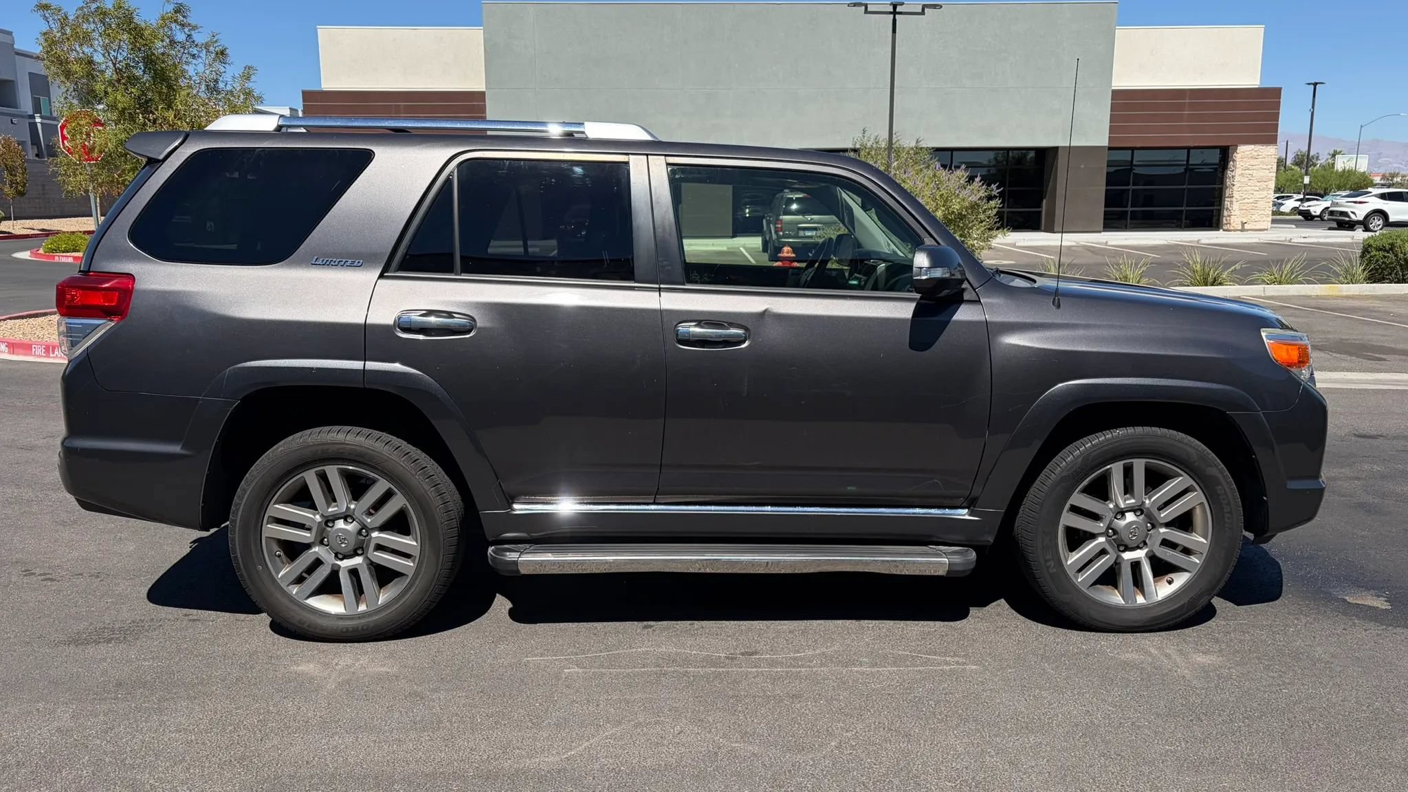 Used 2012 Toyota 4Runner Limited w/ Convenience Pkg AWD/4WD image 6
