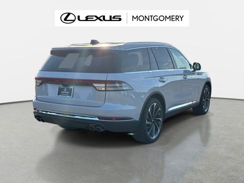 Used 2025 Lincoln Aviator Reserve w/ Luxury Package RWD image 3