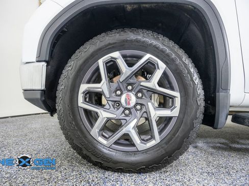 Used 2025 GMC Sierra 1500 SLT w/ SLT Premium Plus Package AWD/4WD image 47
