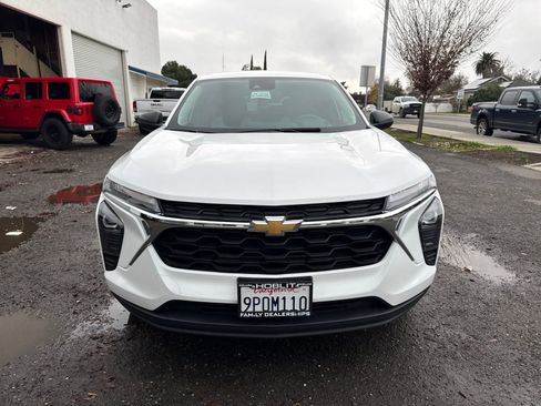 Used 2024 Chevrolet Trax LS image 8