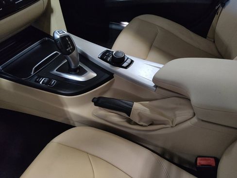 Used 2018 BMW 320i Sedan w/ Convenience Package RWD image 26