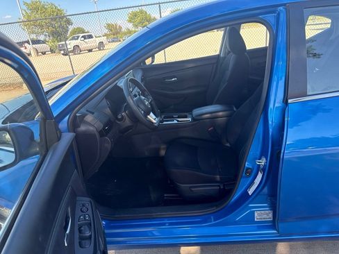 Certified 2025 Nissan Sentra SV FWD image 11
