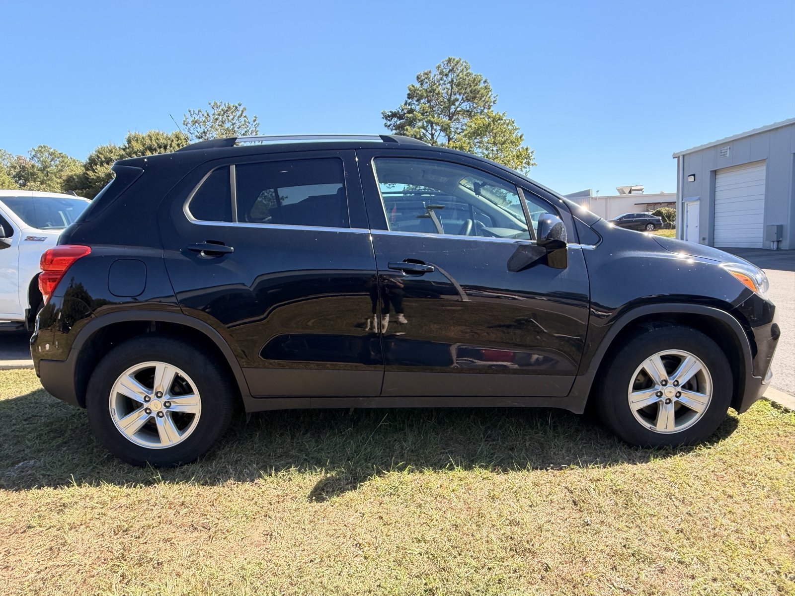 Used 2020 Chevrolet Trax LT FWD image 12