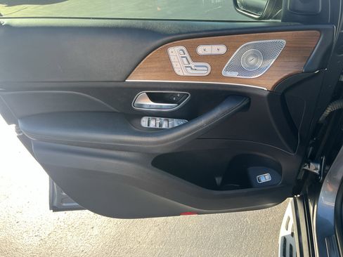Used 2020 Mercedes-Benz GLS 450 4MATIC image 10