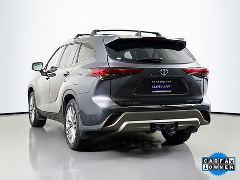 Used 2023 Toyota Highlander Platinum image 5