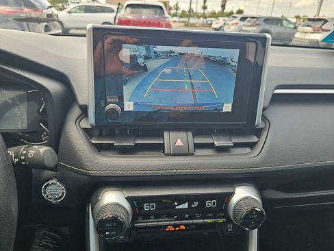 Used 2025 Toyota RAV4 XLE AWD/4WD image 19
