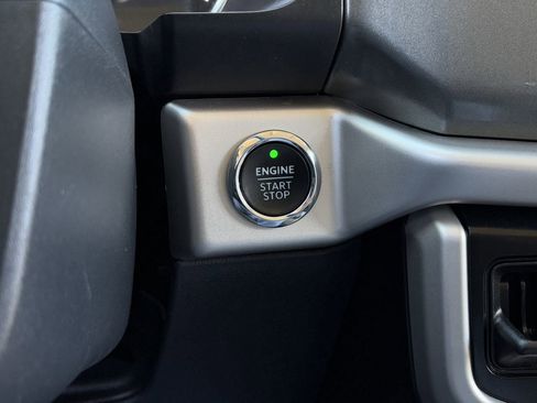 Used 2024 Ford Expedition Max XLT image 19