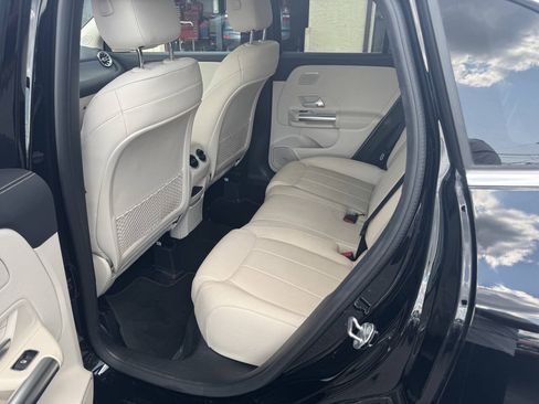 Used 2021 Mercedes-Benz GLA 250 4MATIC image 21