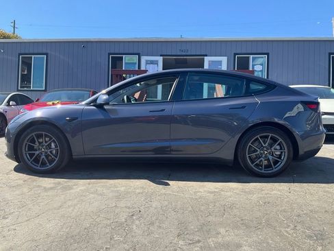 Used 2023 Tesla Model 3 Standard Range image 5