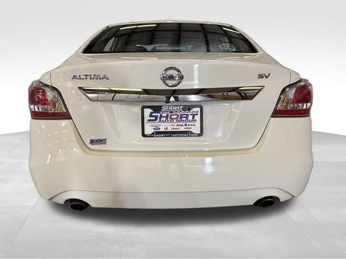 Used 2015 Nissan Altima 2.5 SV w/ Convenience Package image 4